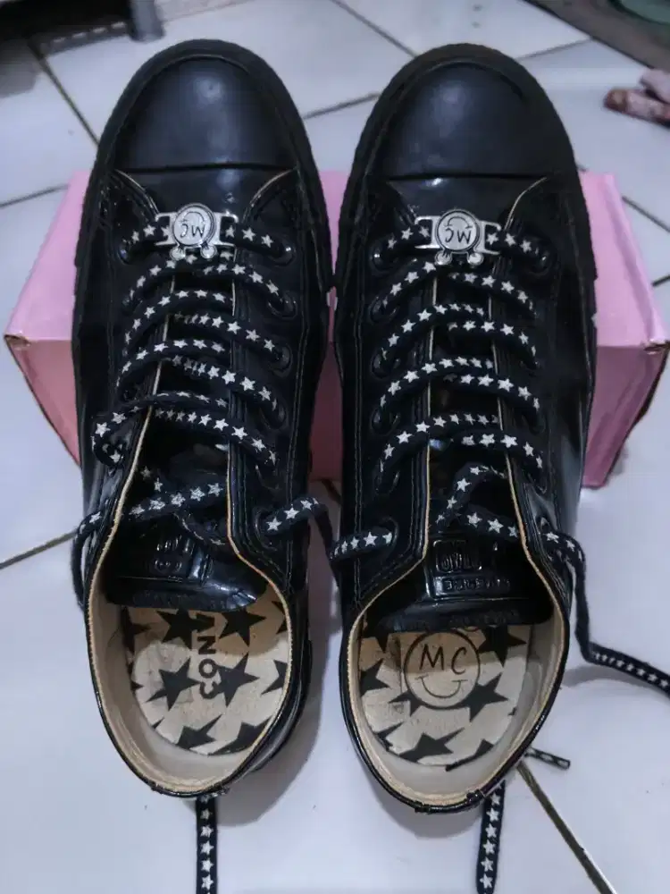 Converse Chuck Taylor All Star Low Patent x Miley Cyrus original 100%.