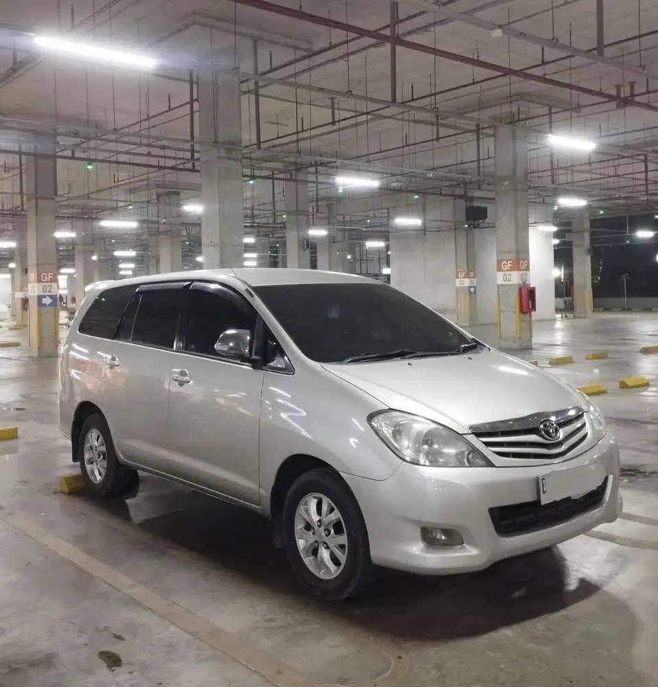Toyota Kijang Innova 2009 Bensin
