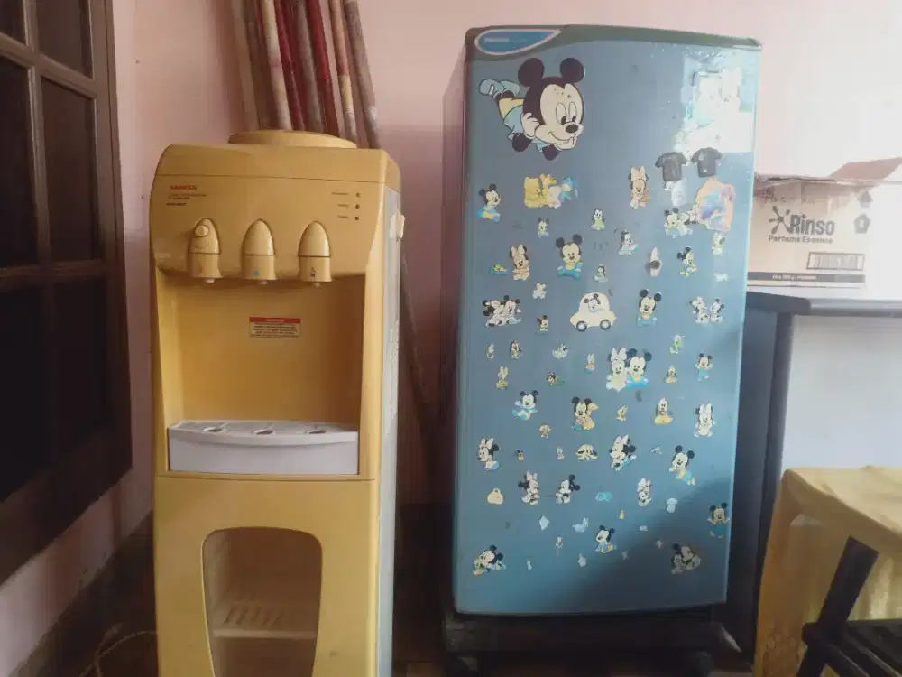 Di jual kulkas kondisi tidak dingin dan dispenser kondisi tidak hidup