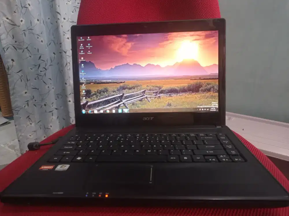 Jual laptop Acer Aspire Ram 4GB DDR3L HDD 250GB AMD
