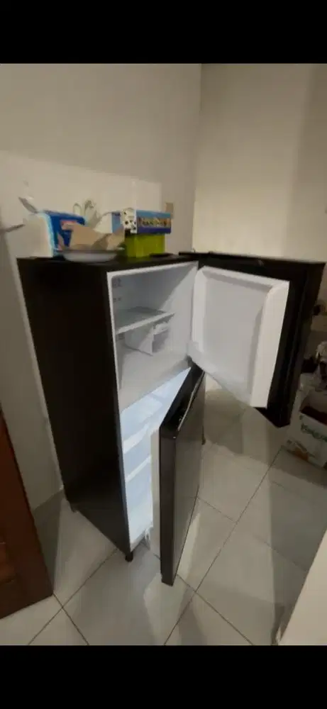Polytron kulkas 2 pintu
