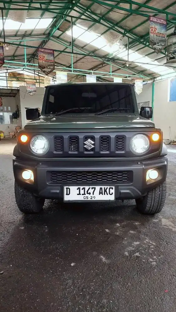 Suzuki Jimny 3 Doors 4x4 AT 2022 Istimewa antik KM 11 Ribuan