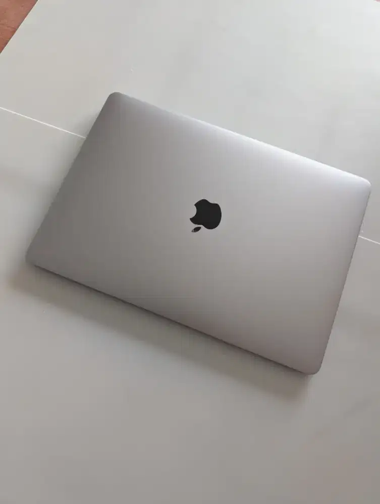 MacBook Air 2018 Retina 13 | 16GB RAM | 256GB SSD | Baterai Baru