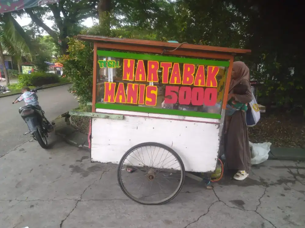 jualan martabak mangkal