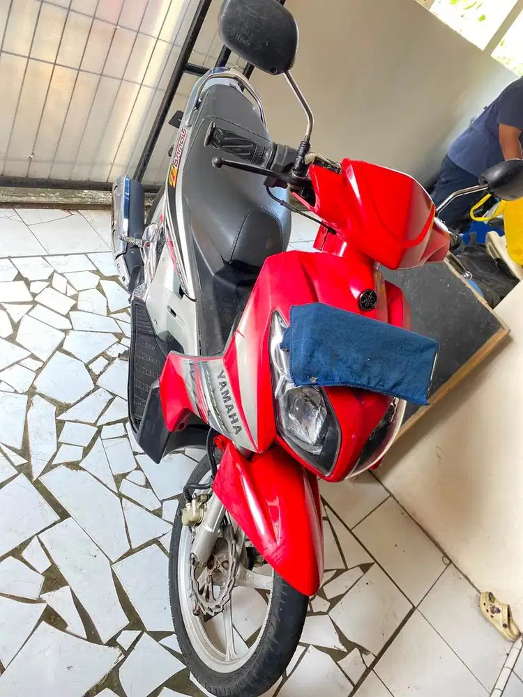 Yamaha nouvo z 2007 merah
