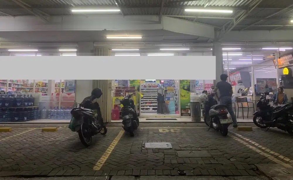 DIJUAL MINIMARKET MASIH BERJALAN DI PONDOK JATI SIDOARJO JALAN KEMBAR