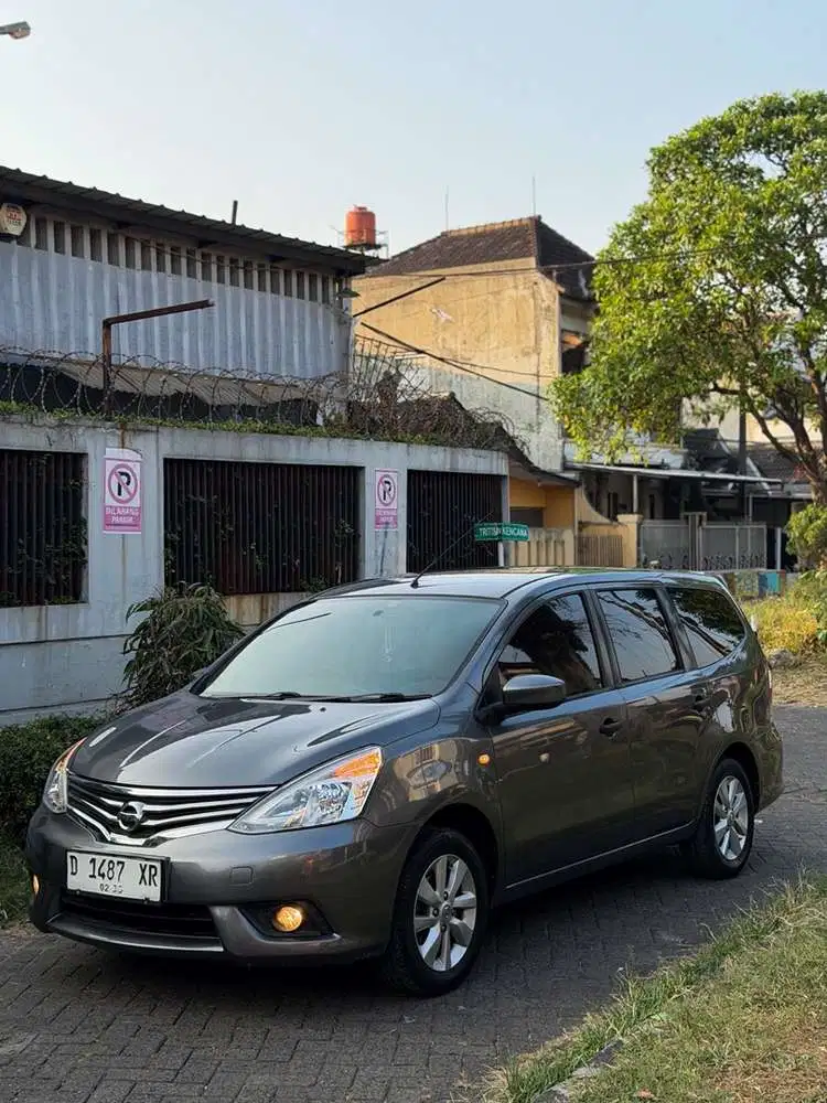 Nissan Grand Livina SV AT 2014 Setangan Dari Baru