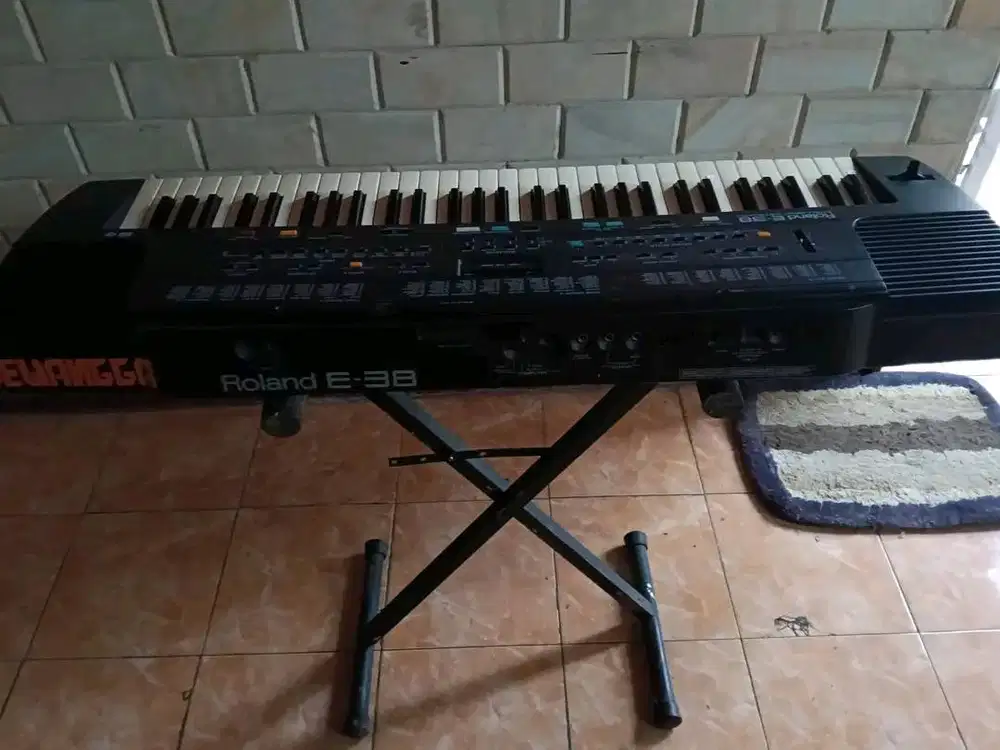 Keyboard Roland E-38 Intelligent
