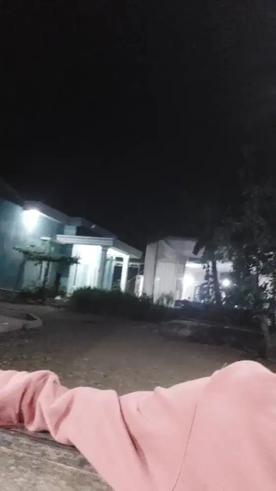 Cari pekerjaan, dan berusia 32 tahun