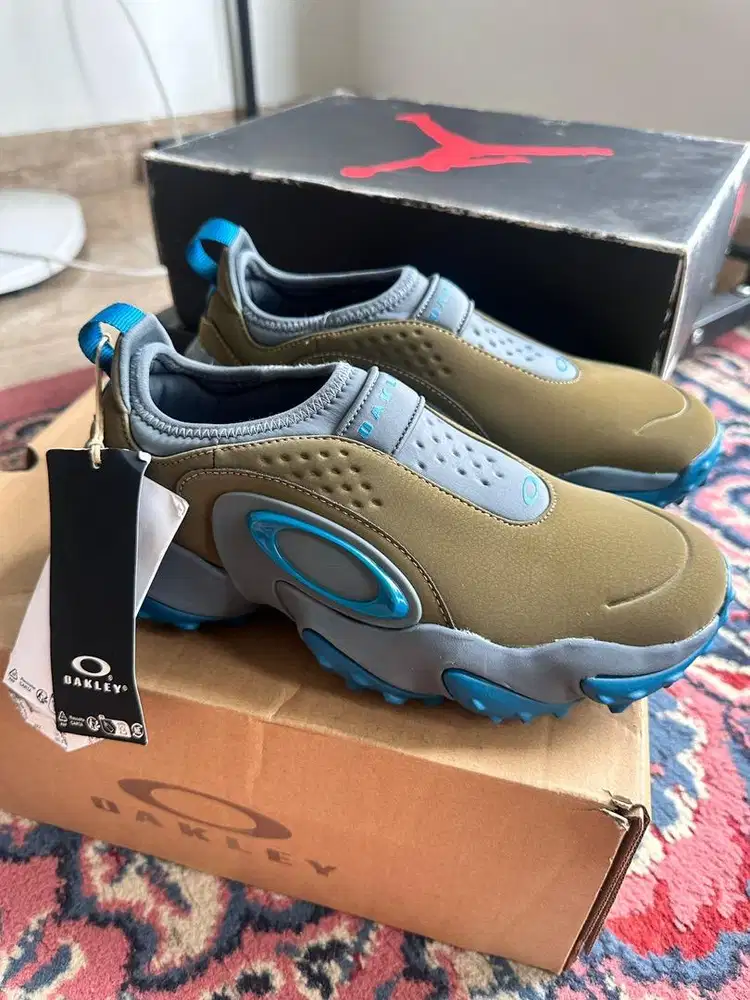 sepatu oakley original