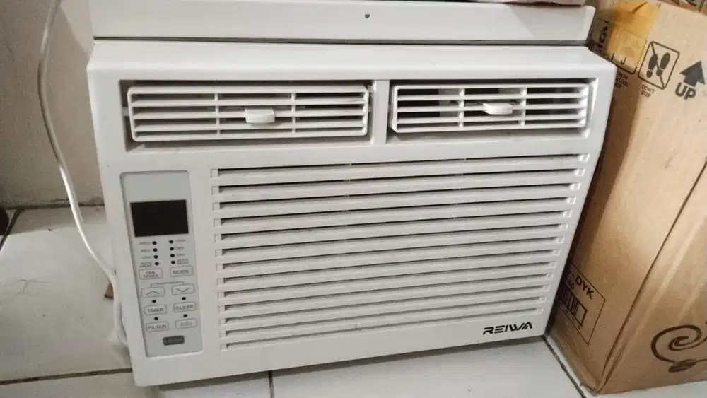 AC WINDOW REIWA 1/2 PK MULUS MASIH GARANSI LENGKAP