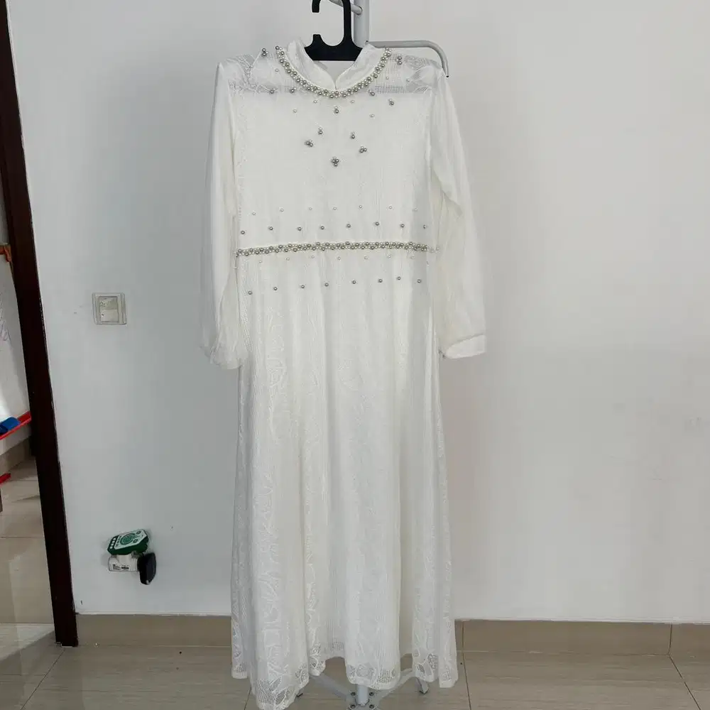 Busana muslim white