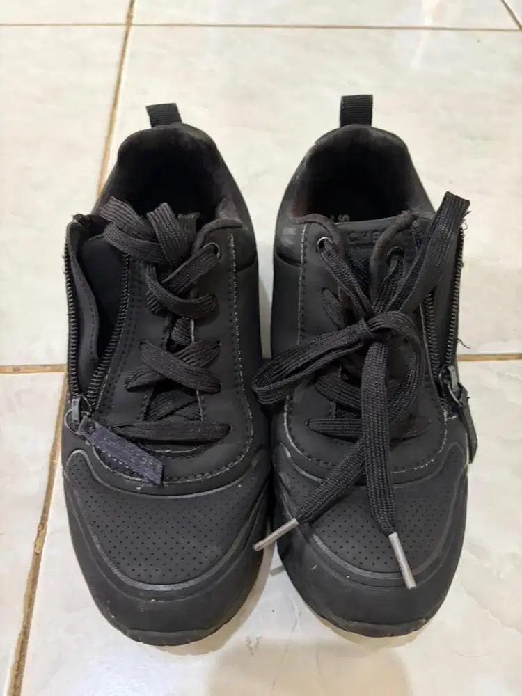 Sepatu Skechers Anak size 36