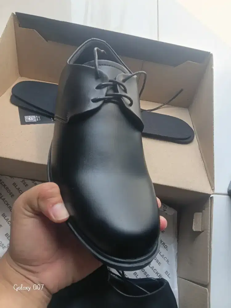 Sepatu formal hitam ukuran 43