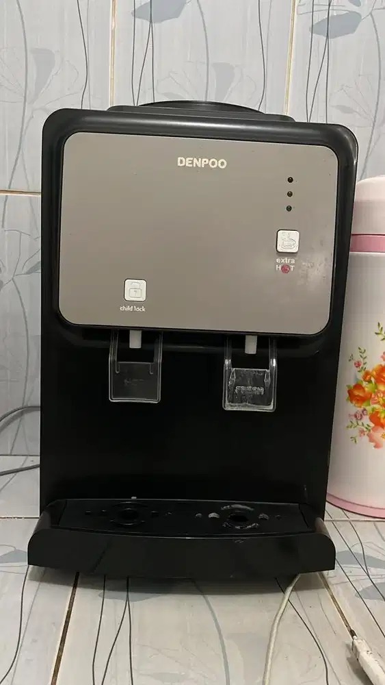 Peralatan rumah tangga dispenser