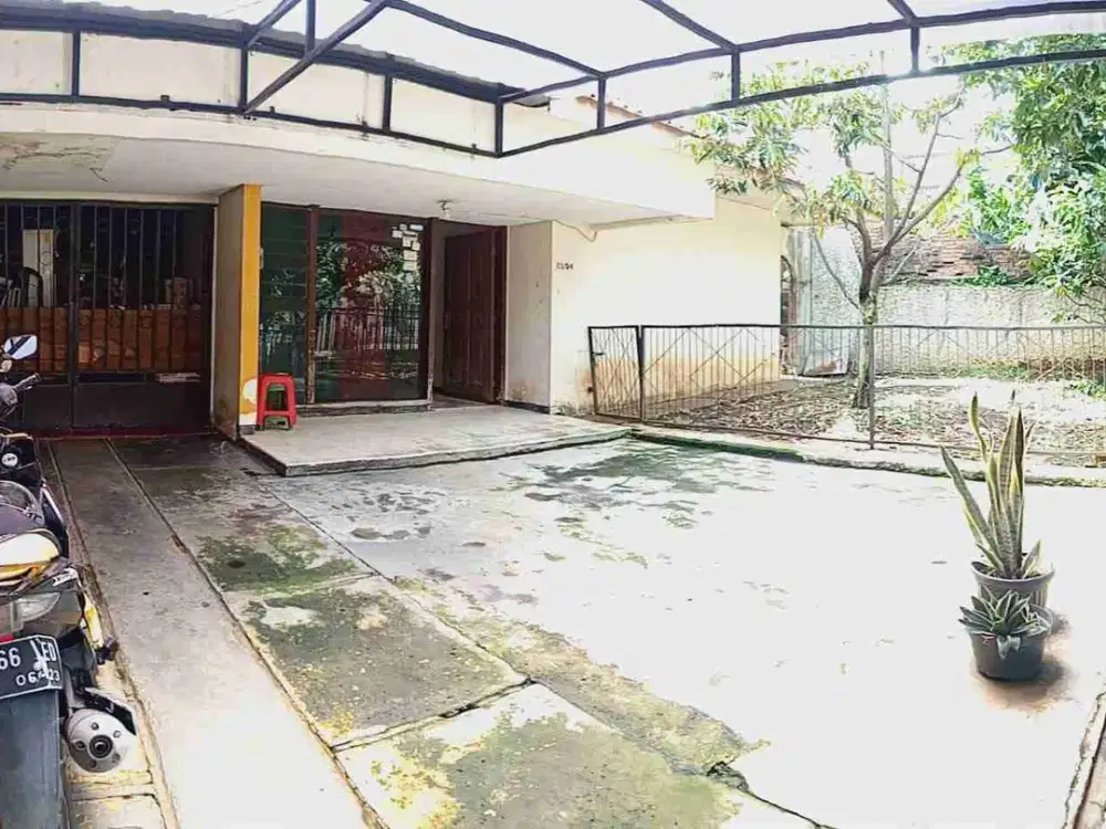 Dijual harga murah rumah di Komplek Bogor Baru.
