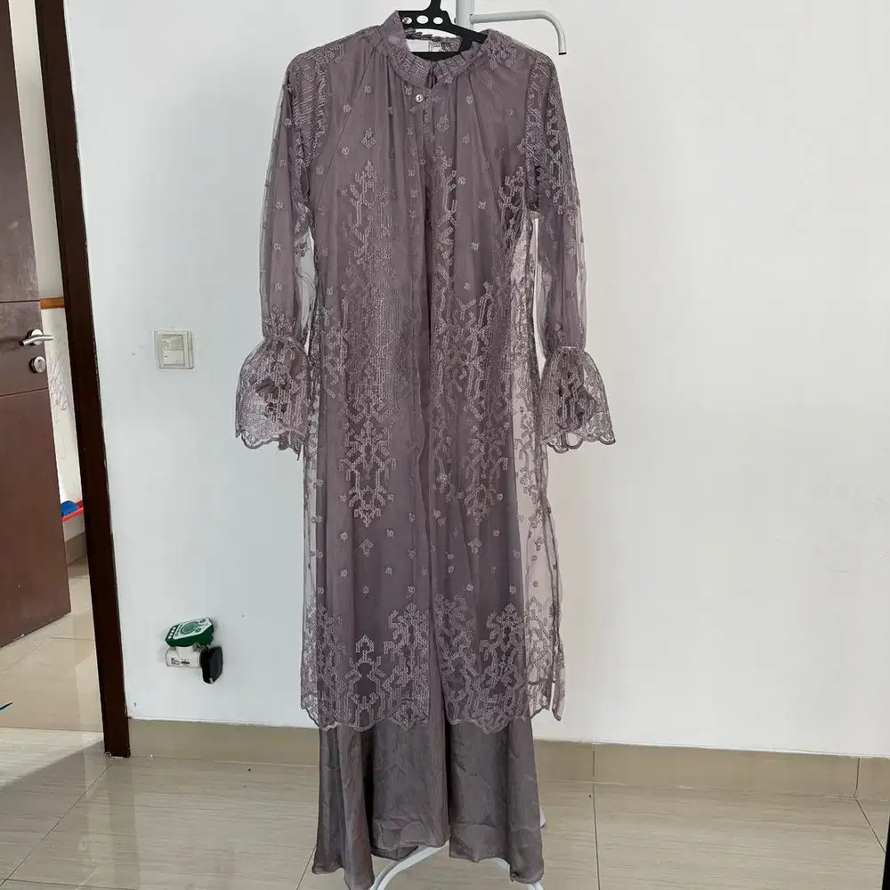 Dress pesta brokat mewah