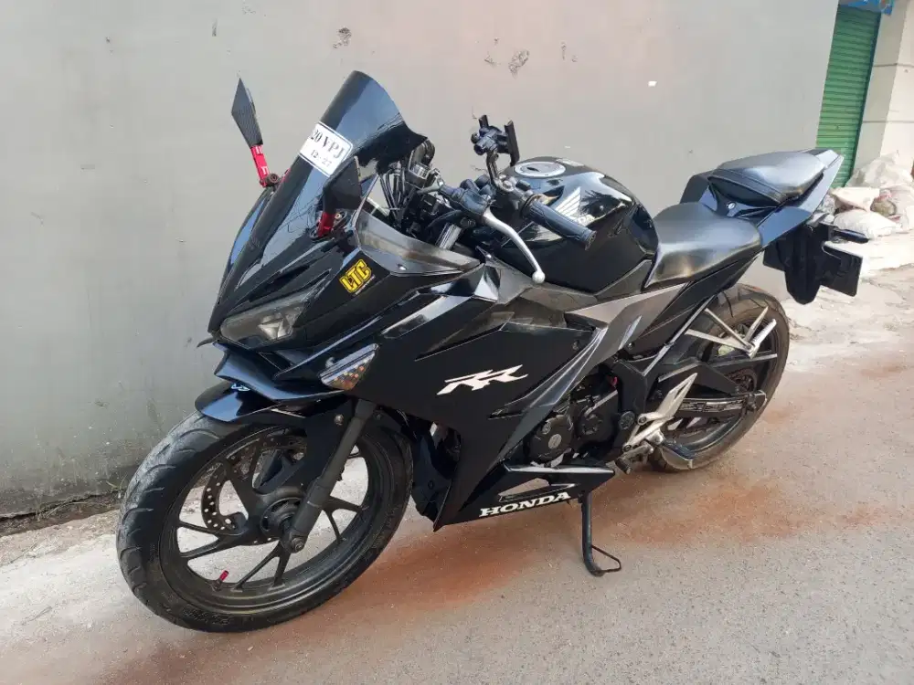 Honda CBR150 tahun 2017 surat lengkap pajak telat sekali