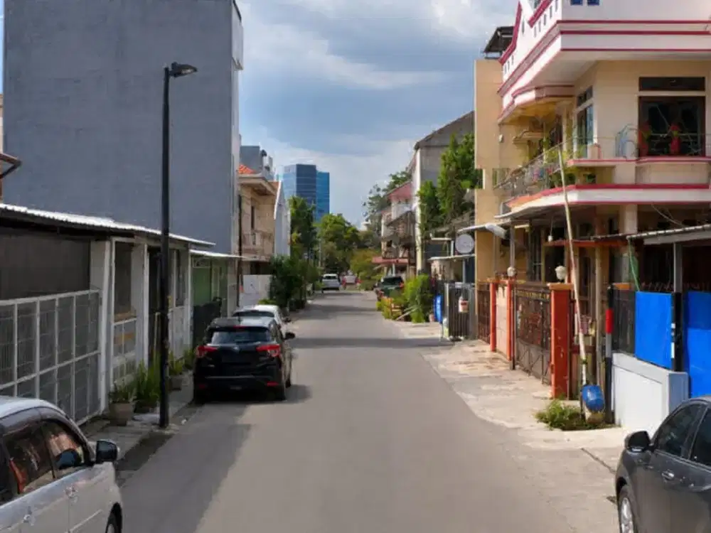 Rumah BCS Kelapa Gading Lokasi Strategis Pinggir Jalan