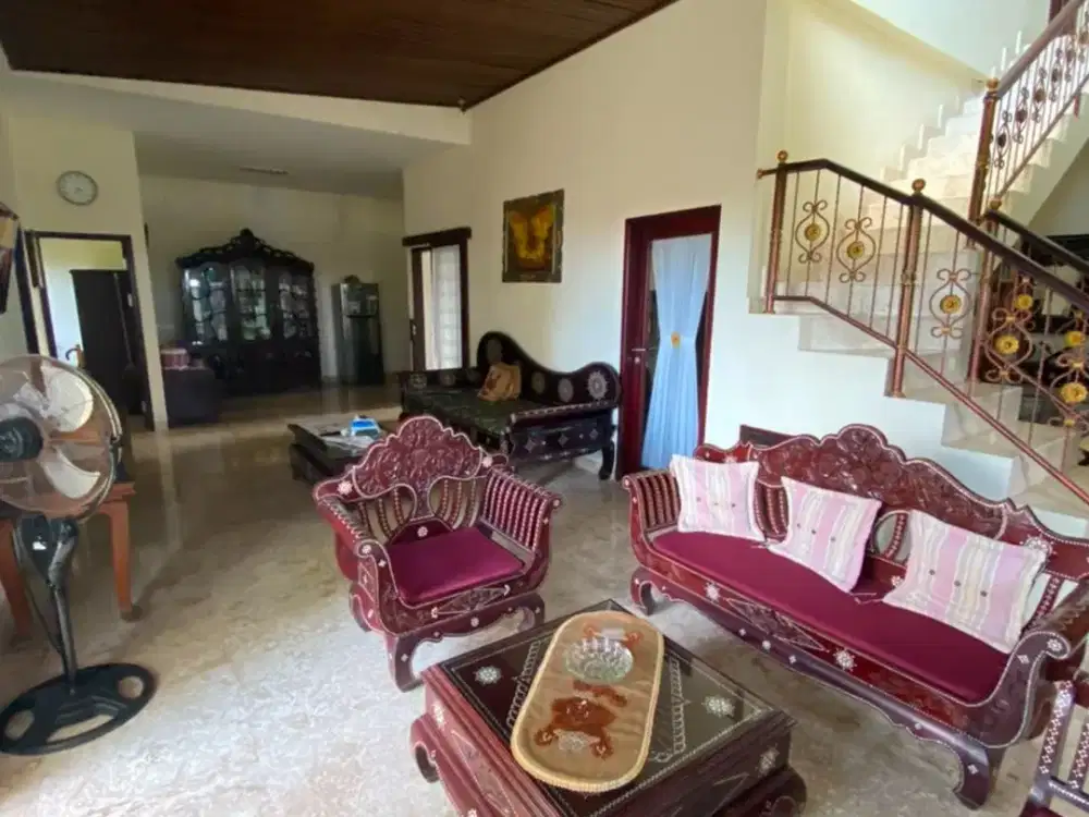 Rumah 3 Lantai Mewah dengan View Spectacular Pantai & Sawah (Halaman Luas 4 Are)