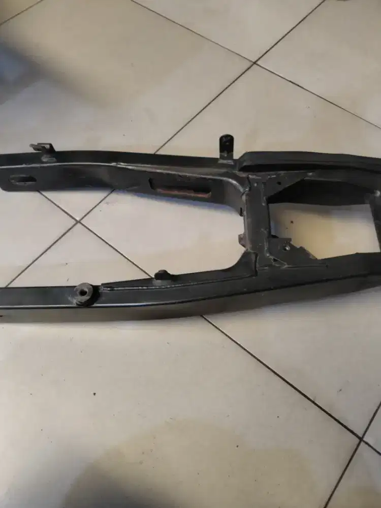 Mungkin da yg bituh swing arm vixion msih ok d serpong