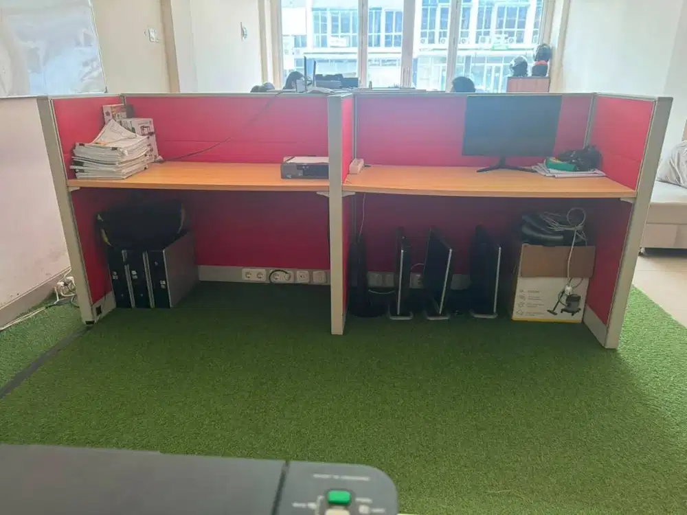 Work Station, Meja Partisi Kantor