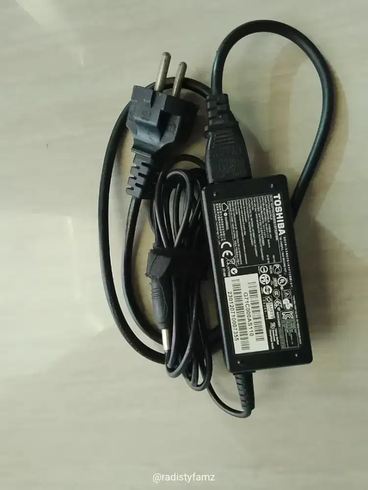 (Bekas) charger laptop toshiba serie satellite