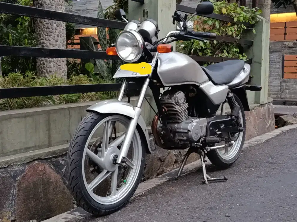 Megapro hiu 2002