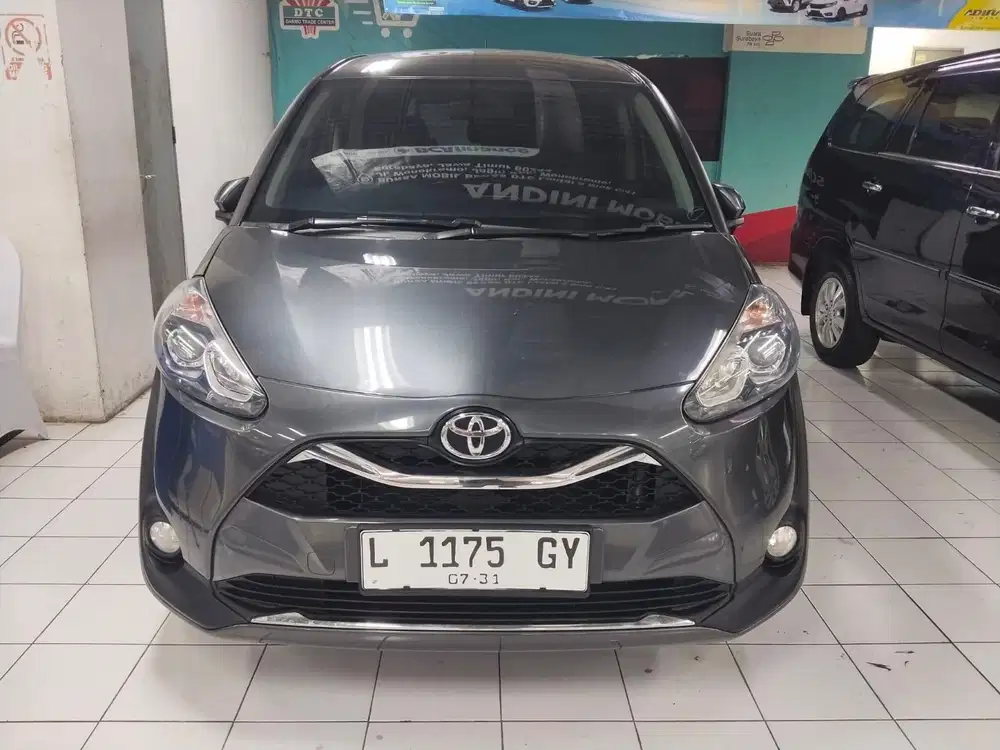 Sienta V 2021 Matic Grey