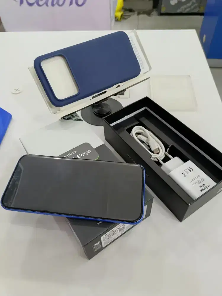 INFINIX NOTE EDGE TG  8/256,No minus,camera 50mp,batrei 6500mah,,tipis