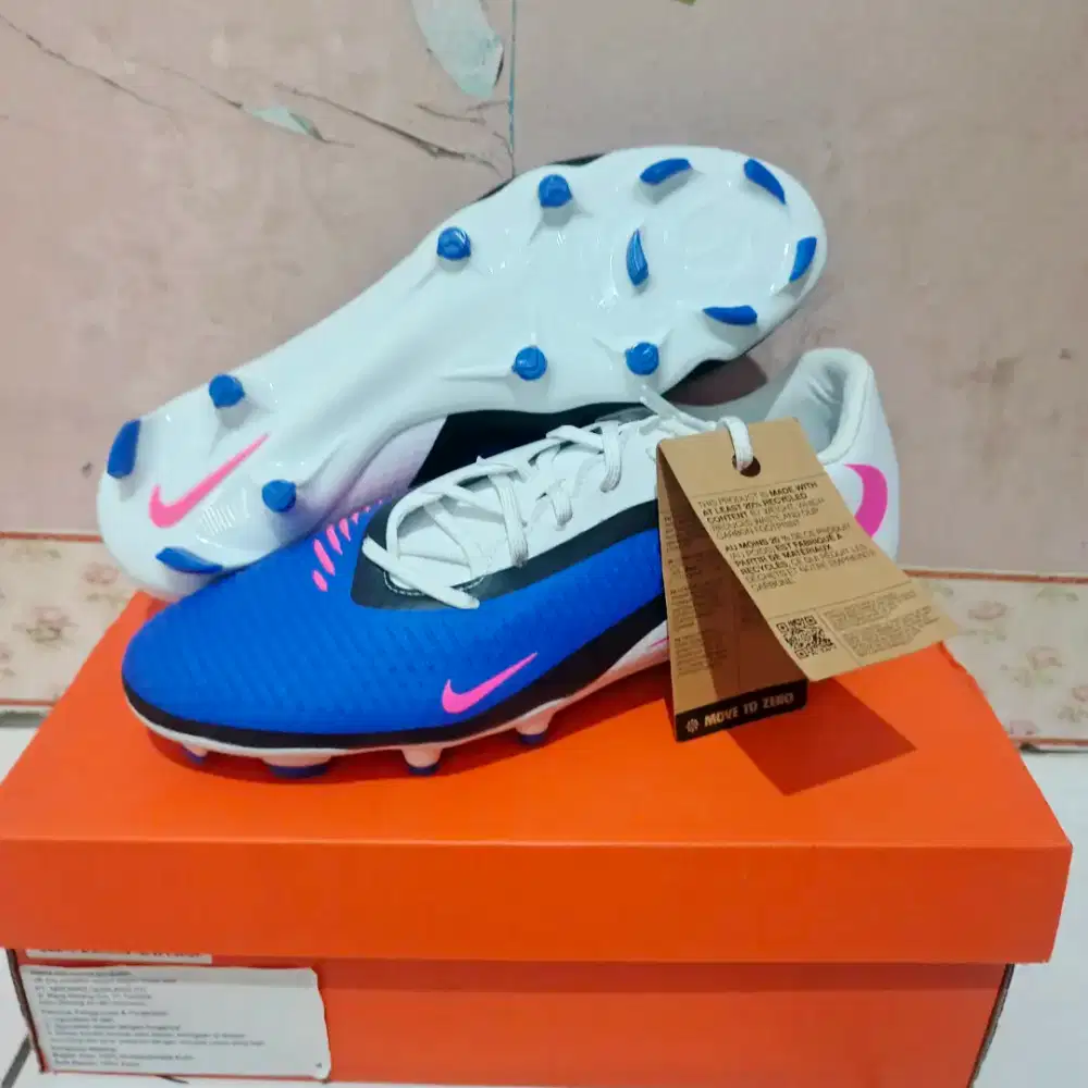 Sepatu Bola Nike Phantom 6 Low Academy FG Size 44,5