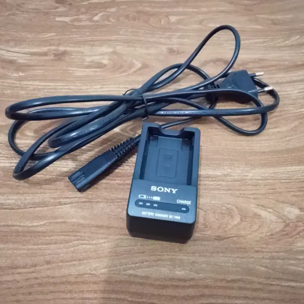 Sony BC-TRW Original Charger NP-FW50