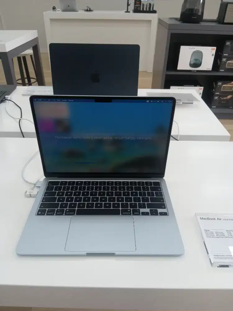 PROMO KREDIT MACBOOK AIR M5 BERGERANSI RESMI IBOX