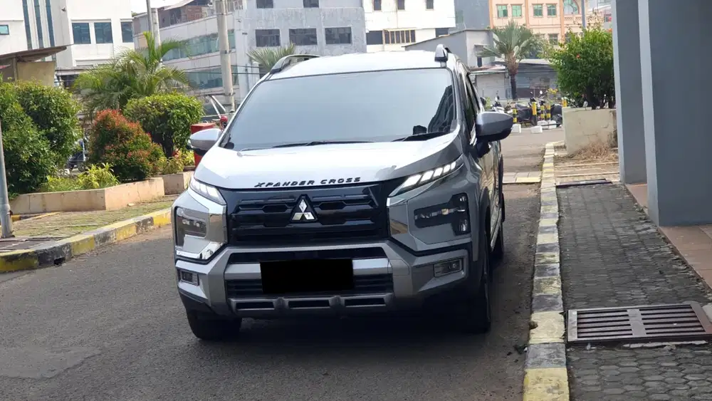 Km 17rb mitsubishi xpander cross premium cvt 2024 silver