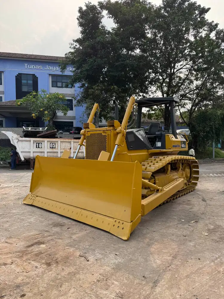 Dozer Komatsu D65E-12 Tahun 2022