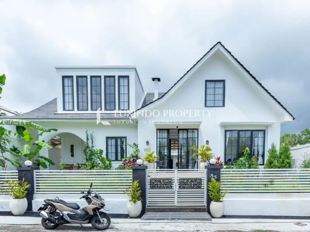 DISEWAKAN TAHUNAN VILLA DENGAN 8 KAMAR TIDUR DI NUSA DUA