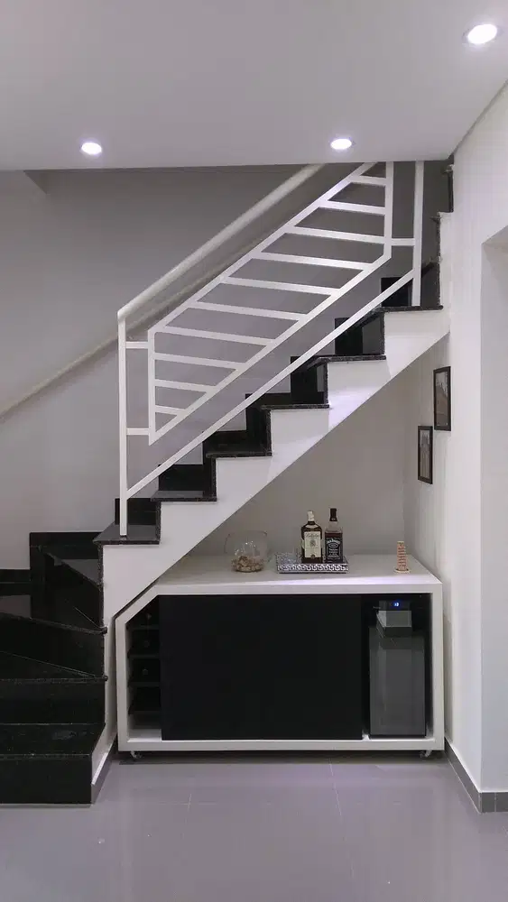 Railing tangga rumah minimalis