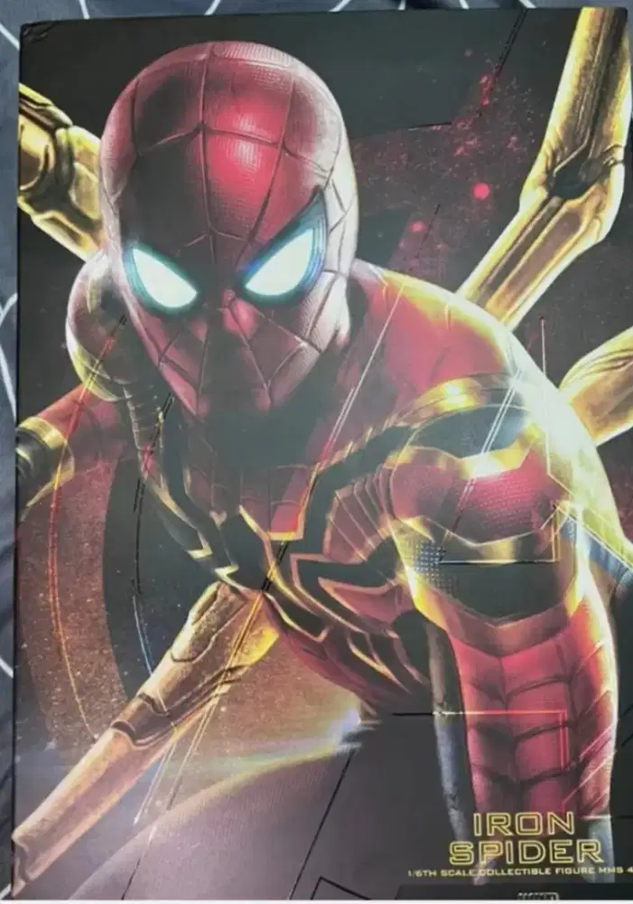 Hot toys spiderman iron spider