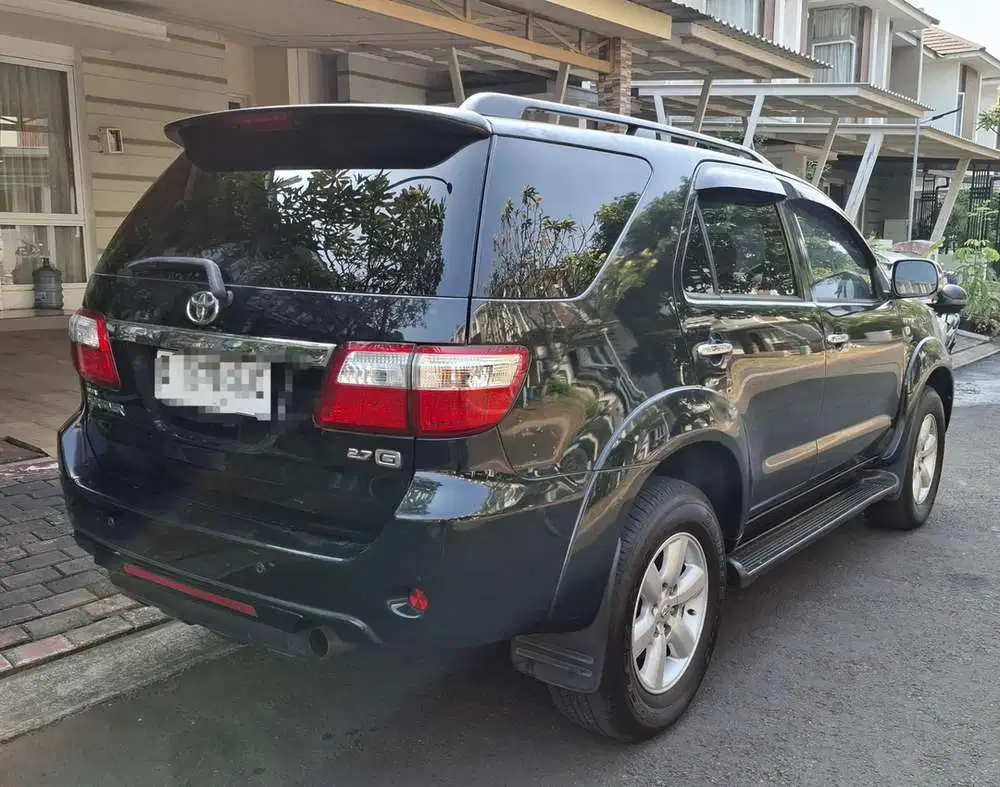 Jual Toyota Fortuner Bensin (2011)