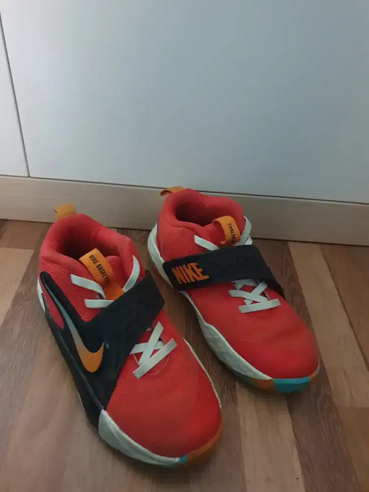 Sepatu basket anak Nike ORI