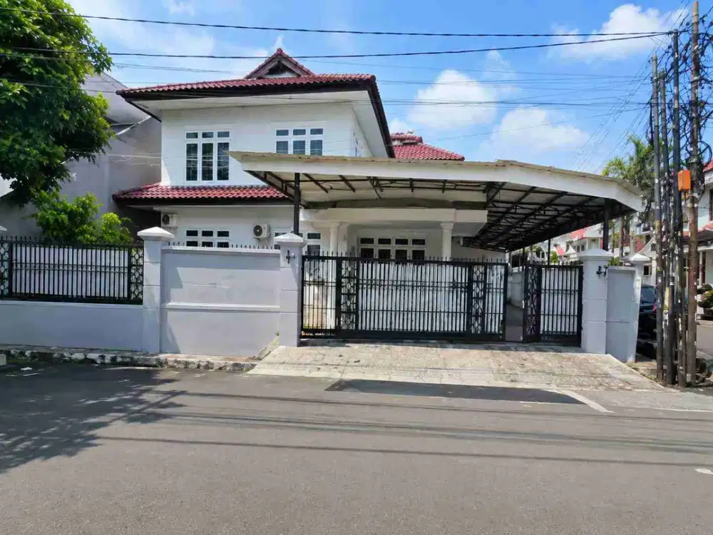 Dijual Cepat, Rumah Luas, Strategis, Dibawah Harga Pasaran, di Mampang Prapatan - Jakarta Selatan