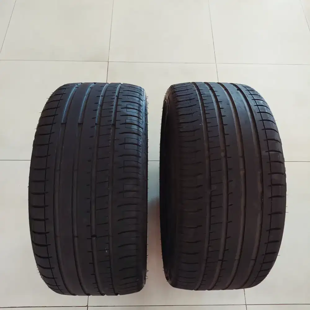 ACCELERA PHI-R 255 35 r19 Ban Mobil Ring Velg 19