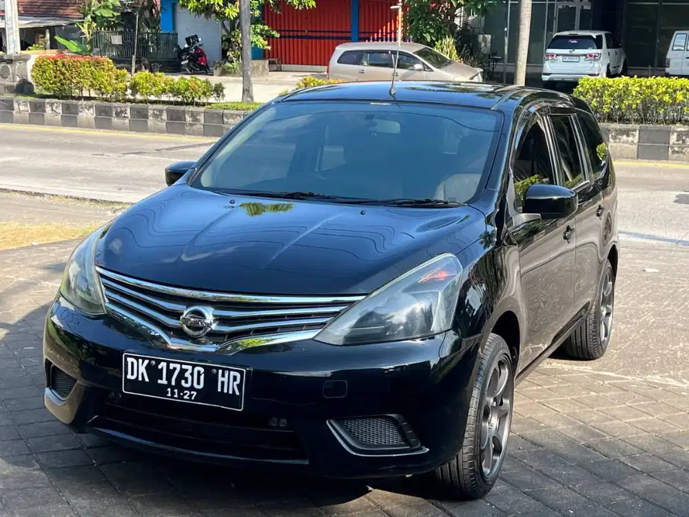 Nissan Grand Livina 2017 Hitam MT DP 10jt