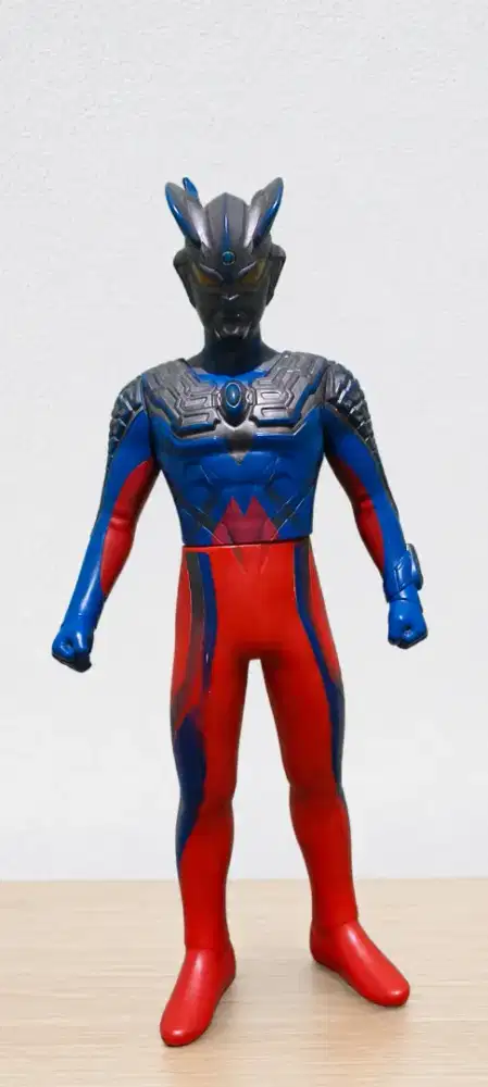 Action Figure Ultraman Zero Karet Vinyl