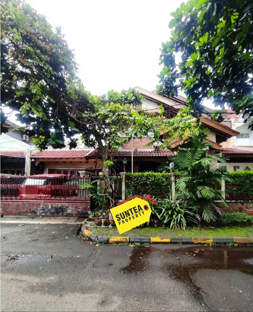 HOT SALE!! di Bintaro Sektor 5, 2 Lantai Siap Huni dengan Garasi 2