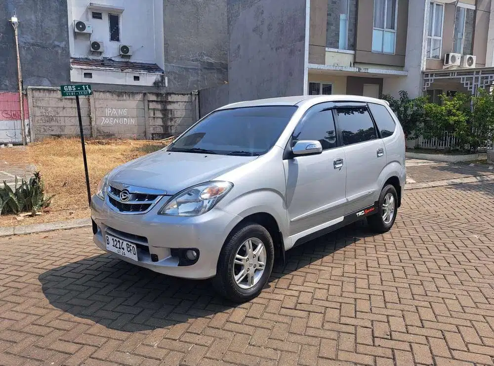 Daihatsu Xenia 2011 Bensin