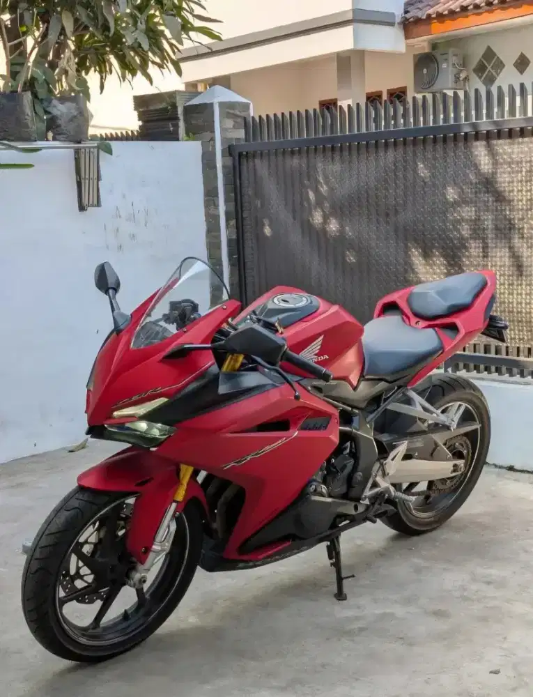 Honda CBR 250RR Dp 1 Juta