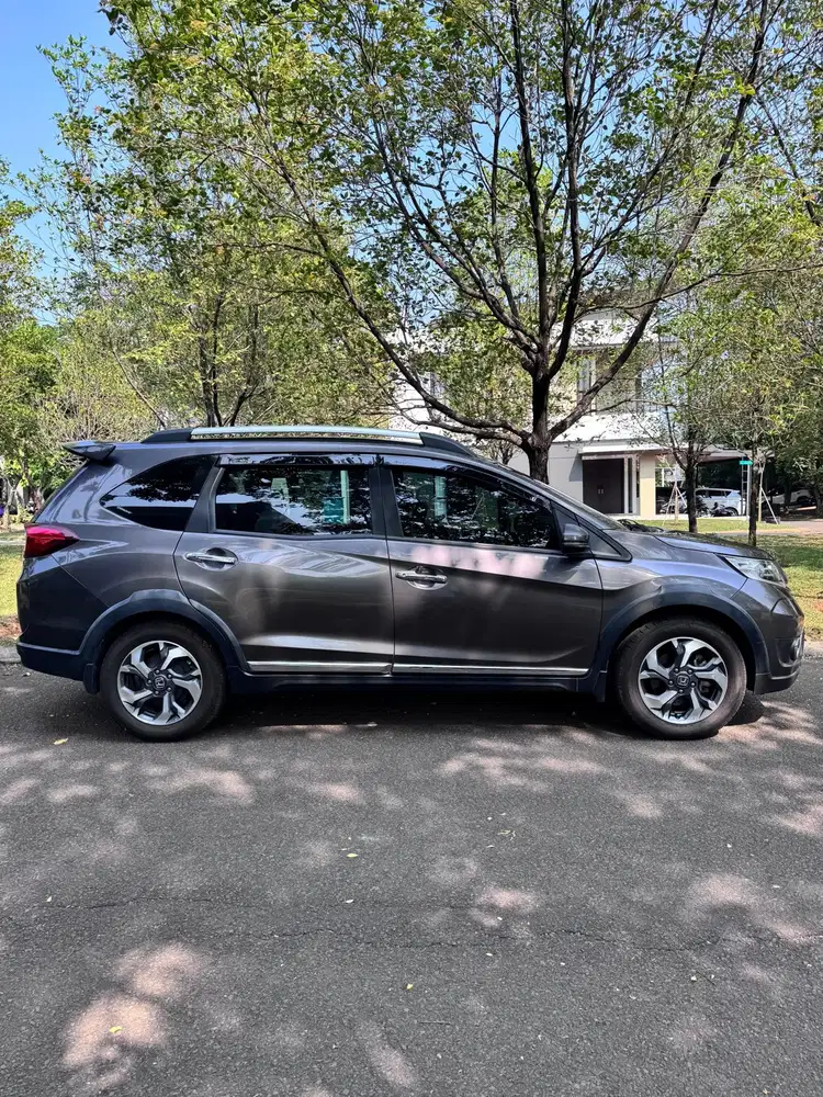Honda BR-V E CVT 2017 – Abu-Abu | Rp. 141.000.000 (Nego)