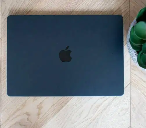 Di jual MacBook Air Apple M2 15inci 2023