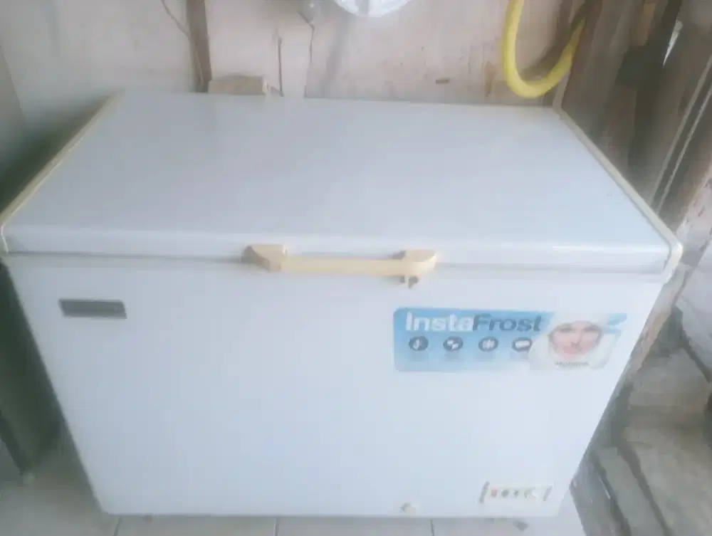 Frezer bok Modena 400 l